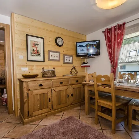 Roseau Apartament *
